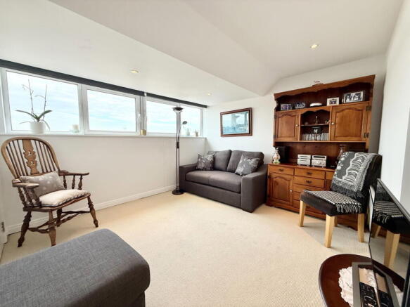 2 bed Apartment for sale Image 12