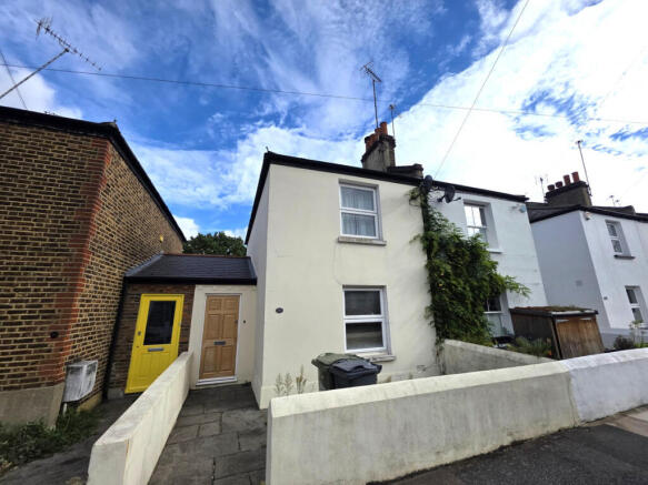 3-bed semi-detached on Wellfield Road, London, SW16, £450,000