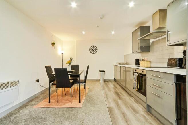 1 bed Apartment to rent Image 5
