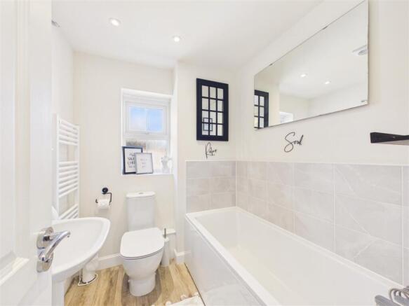 3 bed Semi-Detached for sale Image 11