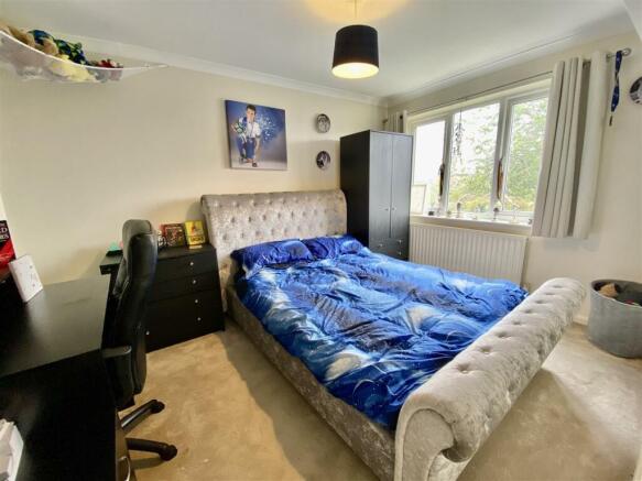 BEDROOM 2