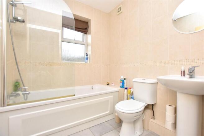 2 bed Apartment for sale Image 4
