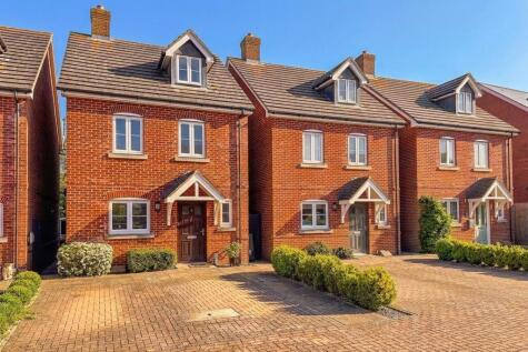 Langmeads Close, East Preston, BN16