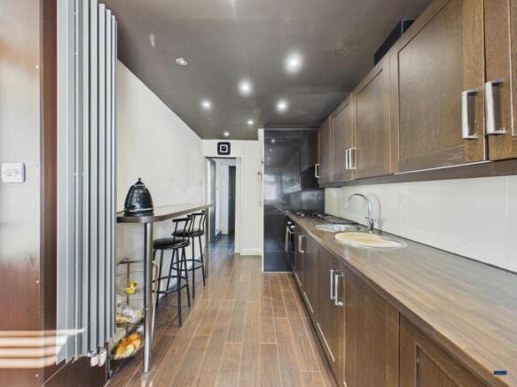 3 bed House for sale Image 9