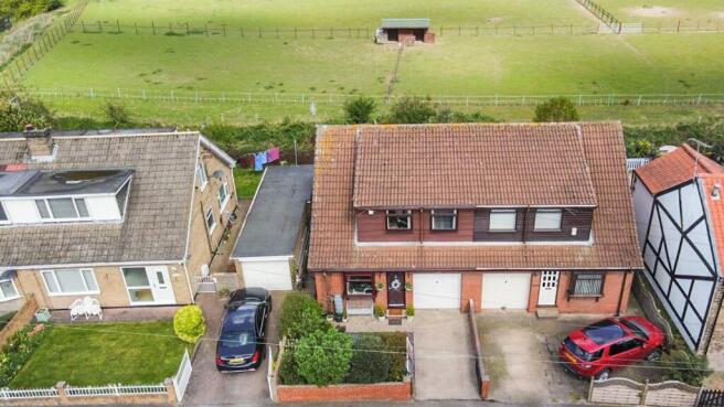 3 bed Semi-Detached for sale Image 4