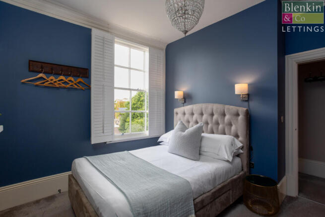 2 bed Apartment to rent Image 11