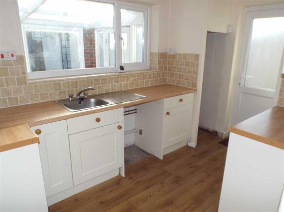 KITCHEN: