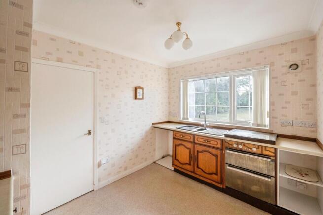 2 bed Detached Bungalow for sale Image 8
