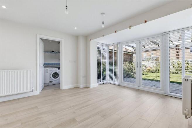 4 bed Detached for sale Image 8