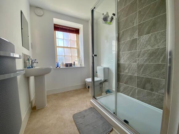 Bathroom1.jpeg