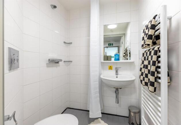1 bed Flat Share to rent Image 8