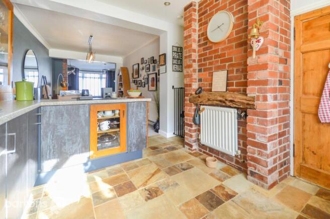 3 bed Semi-Detached for sale Image 10