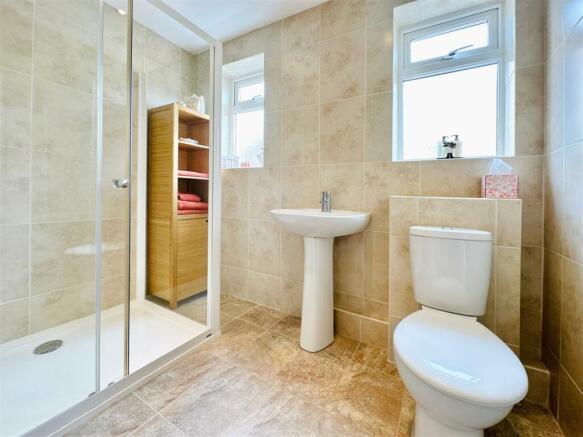 Bathroom.JPG