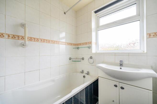 3 bed Semi-Detached for sale Image 11