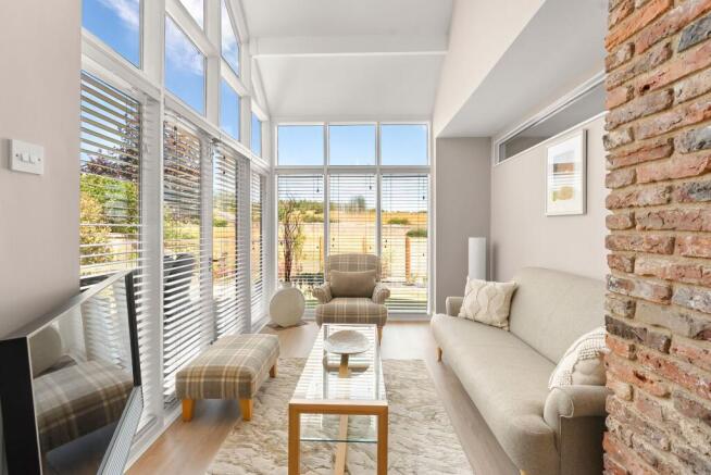 4 bed Detached for sale Image 8