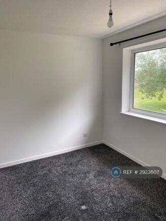 2 bed Terraced to rent Image 11