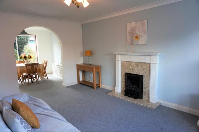 Lounge/Dining Room