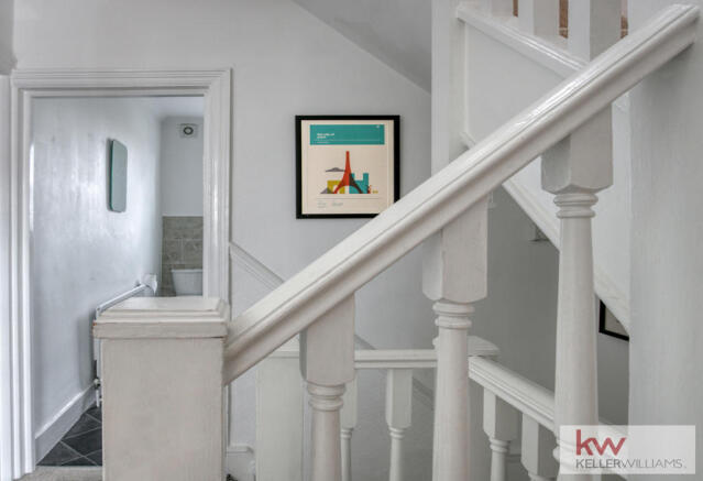 Radcliffe Road - Winchmore Hill - Landing 1st Flr