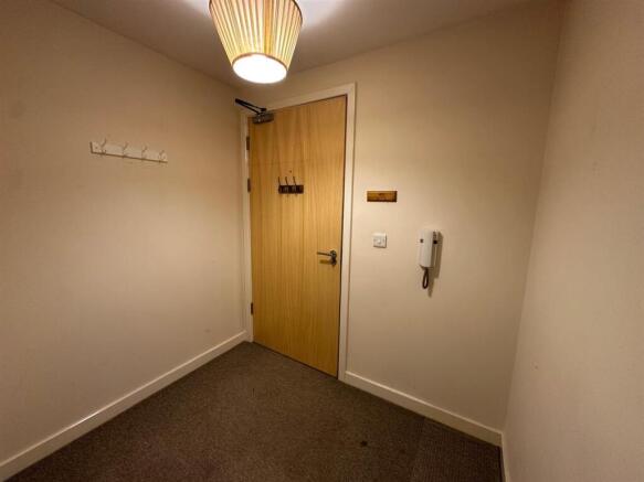 Entrance hallway.jpg