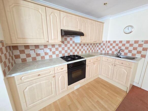 2 bed Ground Flat for sale Image 3