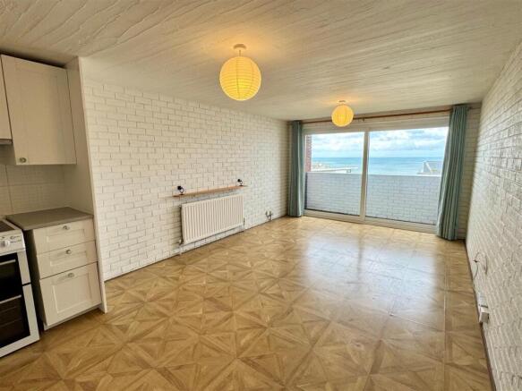 B11 Bay Apartments Lounge