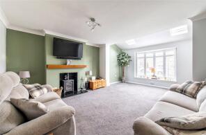 91, Charles Drive, Cuxton, Rochester ME2 1DT