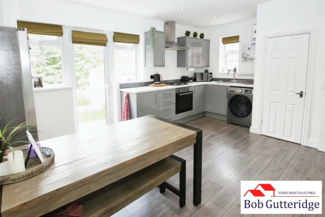 FITTED KITCHEN/DINING ROOM