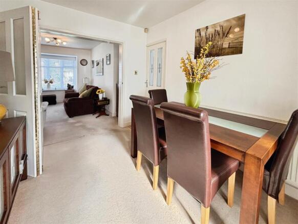 1 bed Semi-Detached Bungalow for sale Image 6