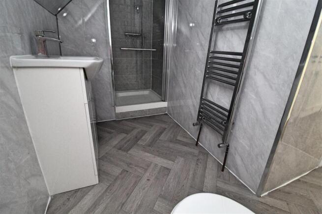 Loft Room (En-Suite Shower Room)