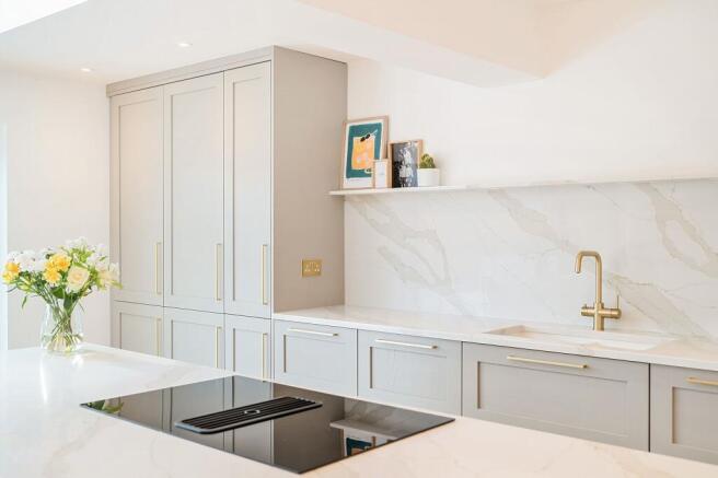 4 bed Semi-Detached for sale Image 11