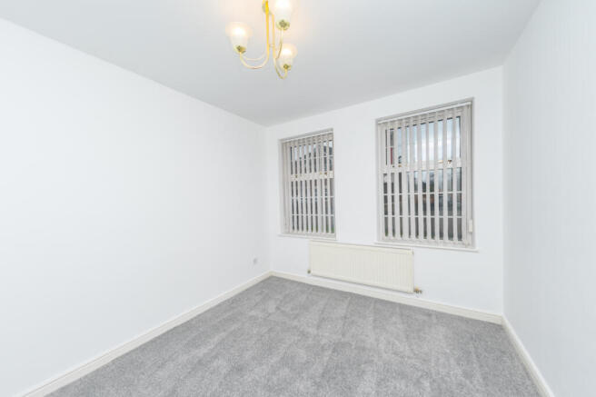 4 bed Detached to rent Image 4