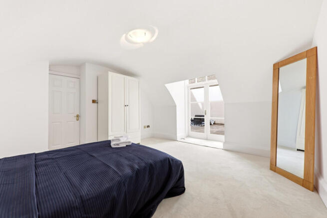2 bed Maisonette for sale Image 9