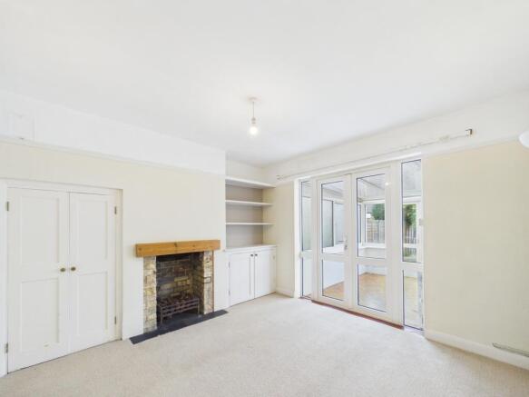 CAM03259G0-PR0264-STILL008