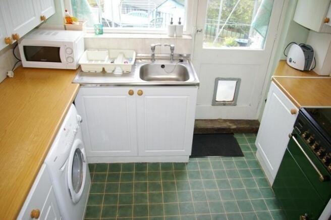 MODERN KITCHEN