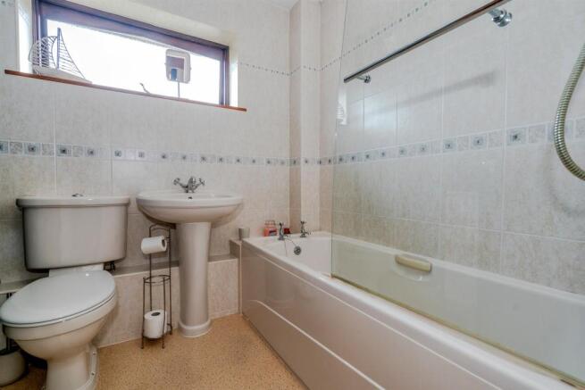 Parkview Crescent, Walsall, WS28TY-15.jpg