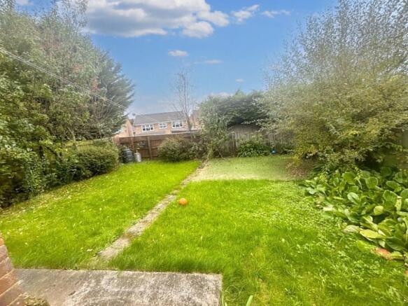 3 bed Semi-Detached to rent Image 9