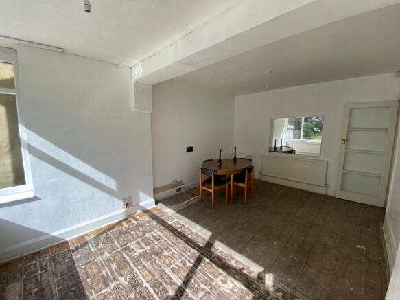 3 bed Semi-Detached for sale Image 4