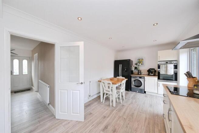 3 bed Semi-Detached for sale Image 7