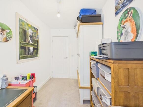 4 bed Semi-Detached for sale Image 6