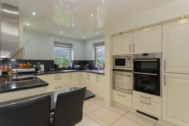 Kitchen/Breakfast...
