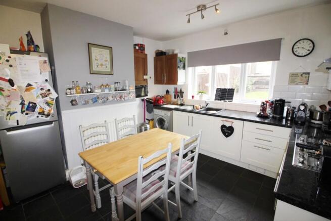 kitchen/dining room