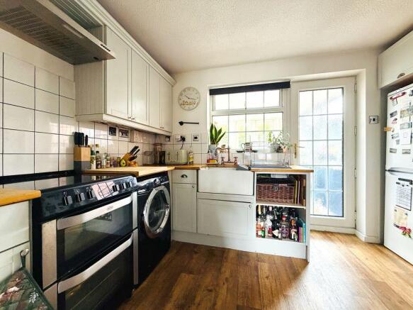 2 bed Semi-Detached for sale Image 10