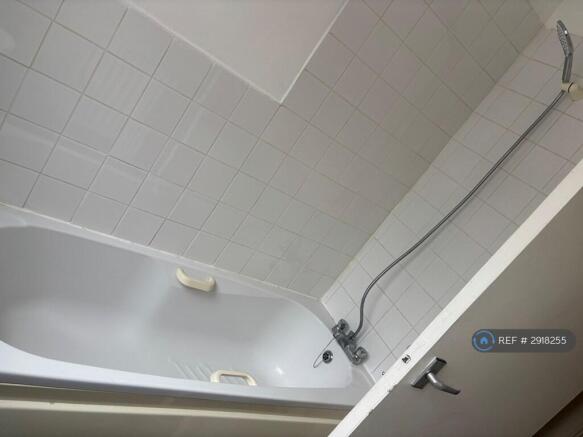 Studio to rent in hull
