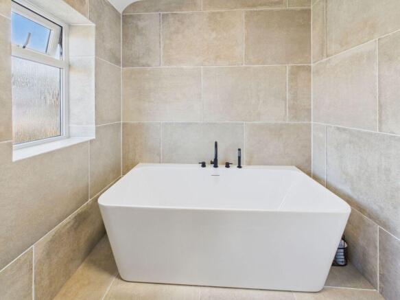 3 bed Semi-Detached for sale Image 6