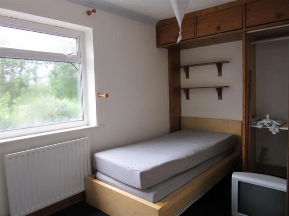 Bedroom 2.JPG
