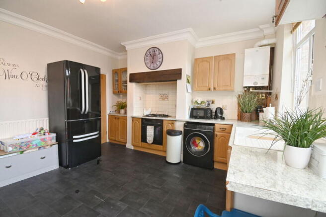 3 bed Terraced for sale Image 5
