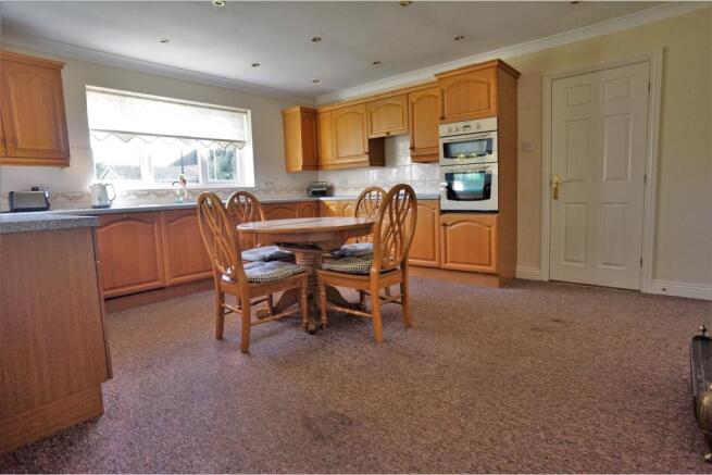 Kitchen / Breakfast
