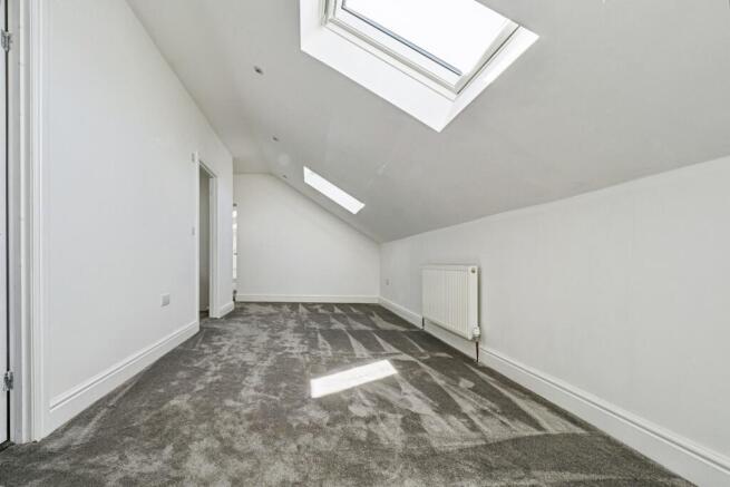 6 bed Detached for sale Image 12