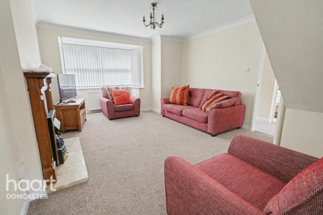 4 bed Detached for sale Image 5