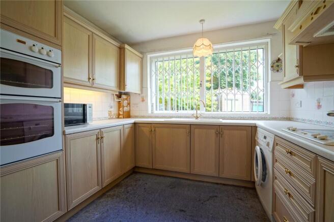 2 bed Apartment for sale Image 4
